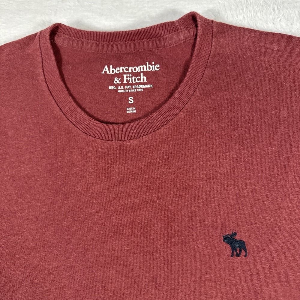 Abercrombie & Fitch Small Red Long Sleeve T Shirt Embroidered Moose Logo